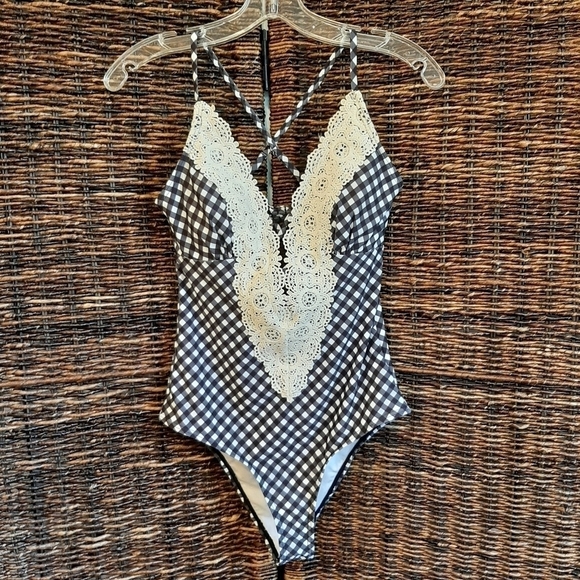 NWT Cupshe Women's Medium Gingham Swimsuit Lace Vintage One Piece Swimsuit Beach - Picture 1 of 9